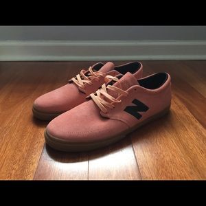 New Balance 345 Salmon/Black